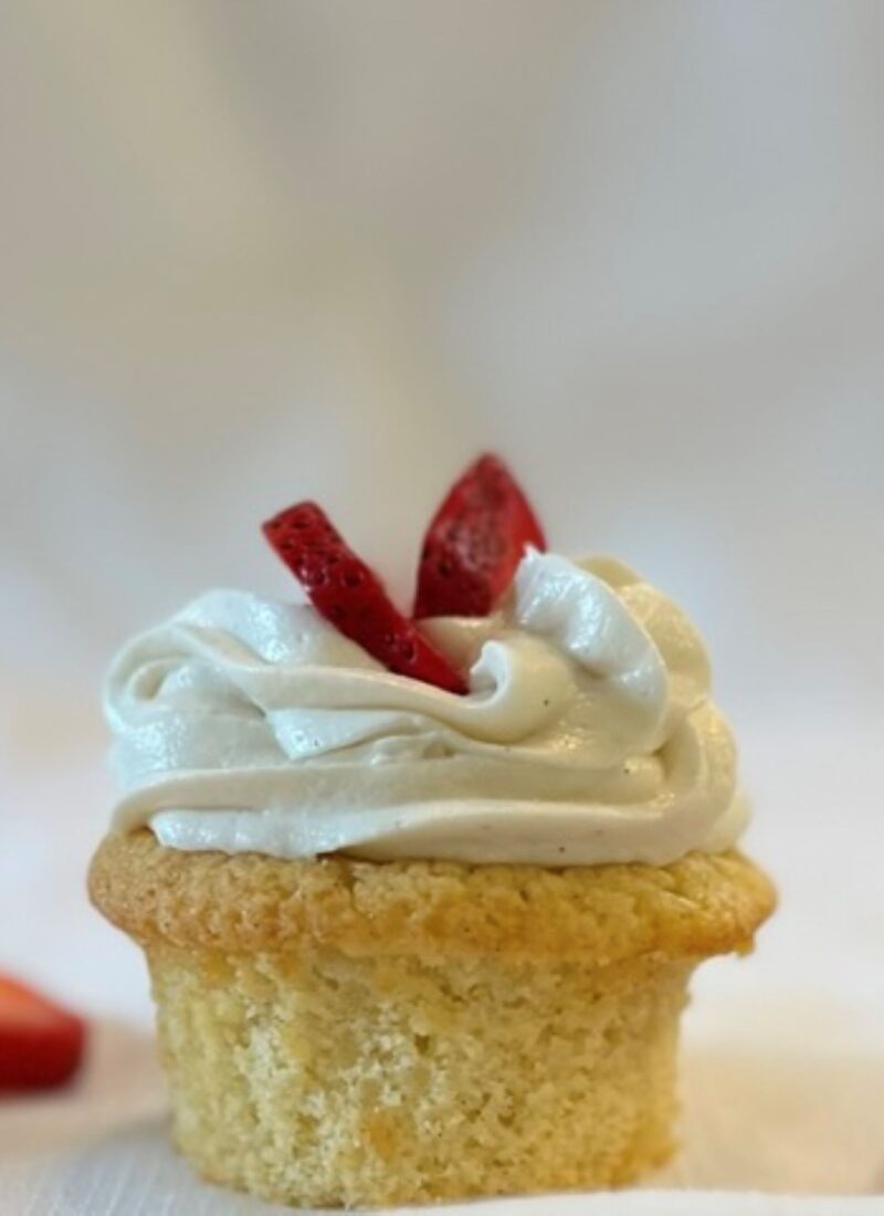 Strawberries and Cream Cupcakes